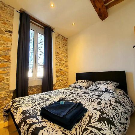 Freshly Tastefully Renovated Apartments In Heart Of Old Antibes Luaran gambar