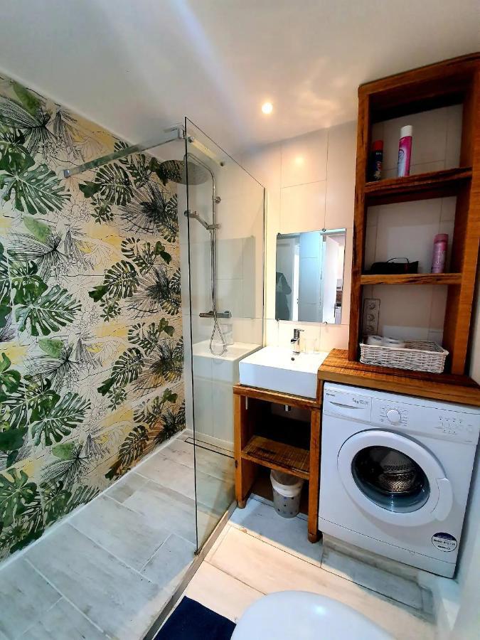 Freshly Tastefully Renovated Apartments In Heart Of Old Antibes Luaran gambar