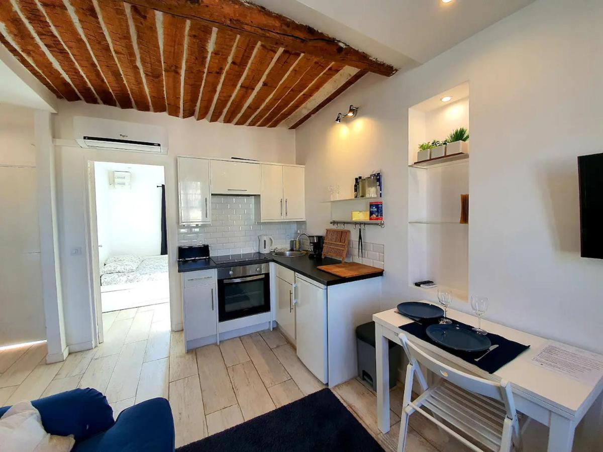 Freshly Tastefully Renovated Apartments In Heart Of Old Antibes Luaran gambar