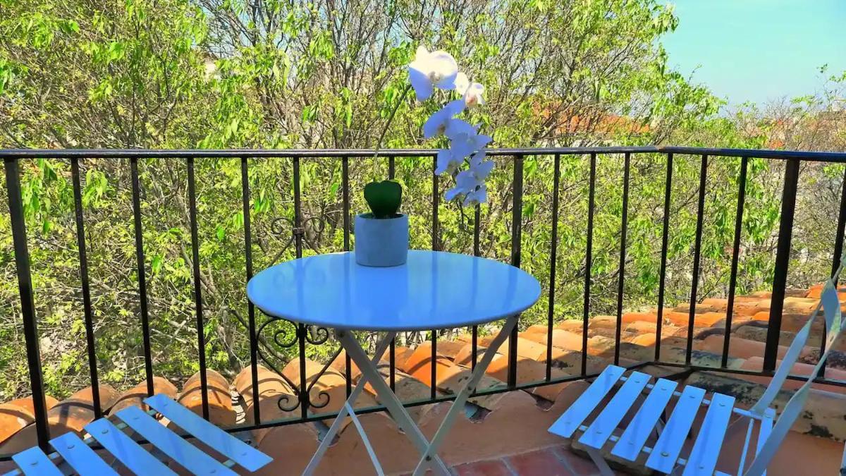 Freshly Tastefully Renovated Apartments In Heart Of Old Antibes Luaran gambar