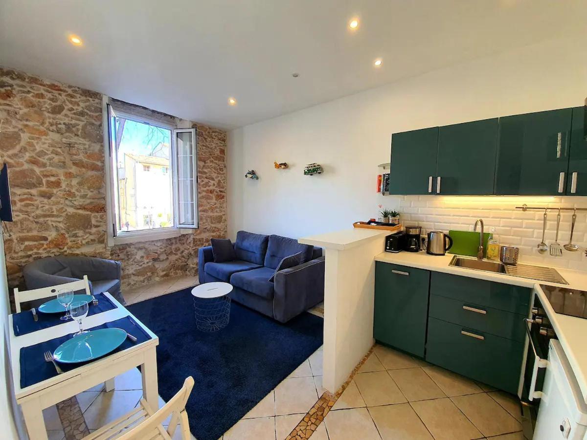 Freshly Tastefully Renovated Apartments In Heart Of Old Antibes Luaran gambar
