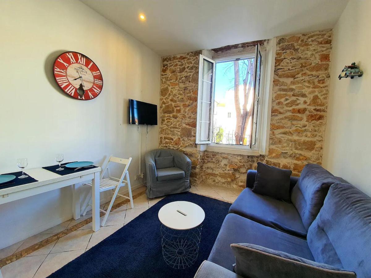 Freshly Tastefully Renovated Apartments In Heart Of Old Antibes Luaran gambar