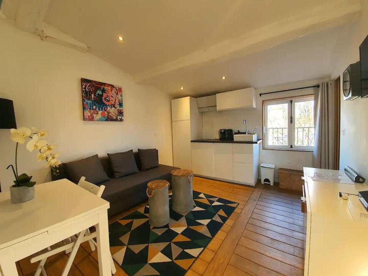 Freshly Tastefully Renovated Apartments In Heart Of Old Antibes Luaran gambar
