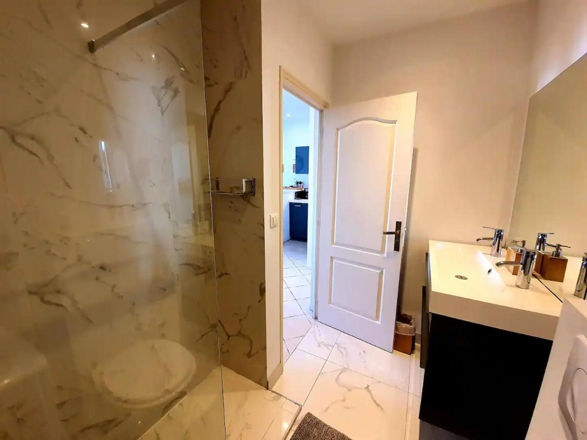 Freshly Tastefully Renovated Apartments In Heart Of Old Antibes Luaran gambar