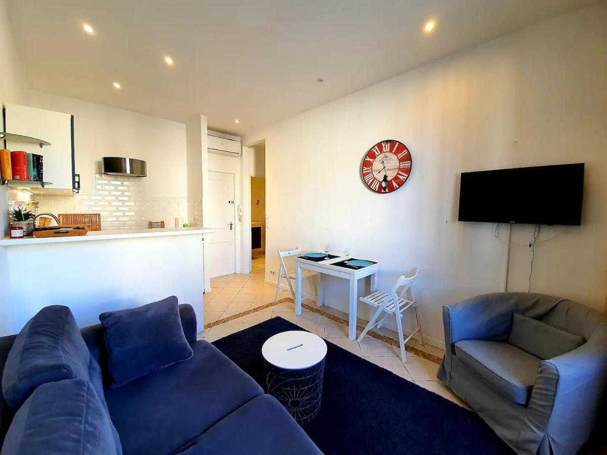 Freshly Tastefully Renovated Apartments In Heart Of Old Antibes Luaran gambar