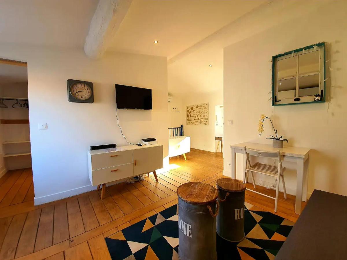 Freshly Tastefully Renovated Apartments In Heart Of Old Antibes Luaran gambar