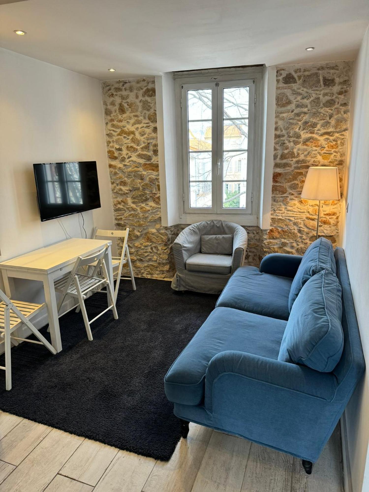Freshly Tastefully Renovated Apartments In Heart Of Old Antibes Luaran gambar