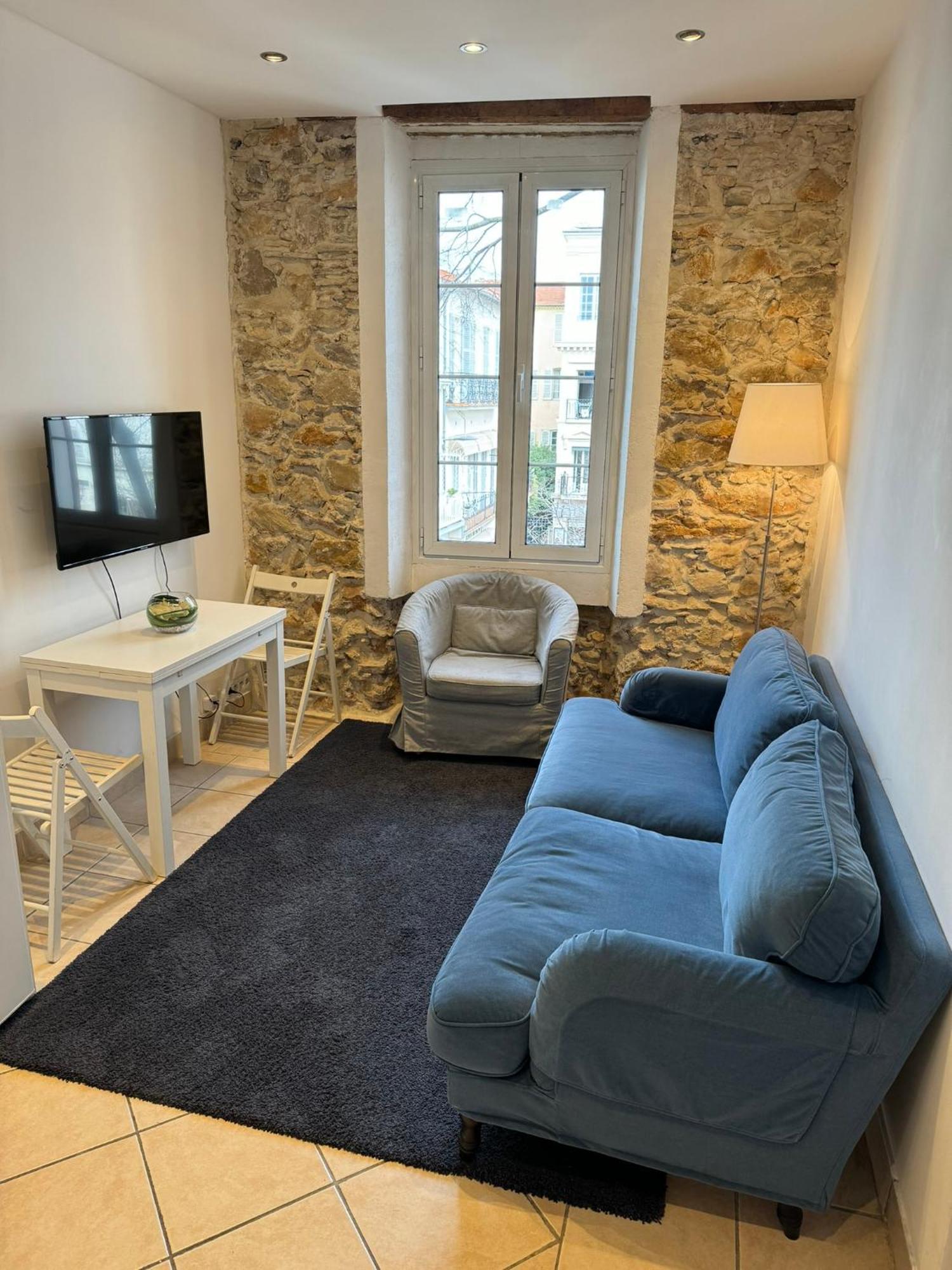 Freshly Tastefully Renovated Apartments In Heart Of Old Antibes Luaran gambar